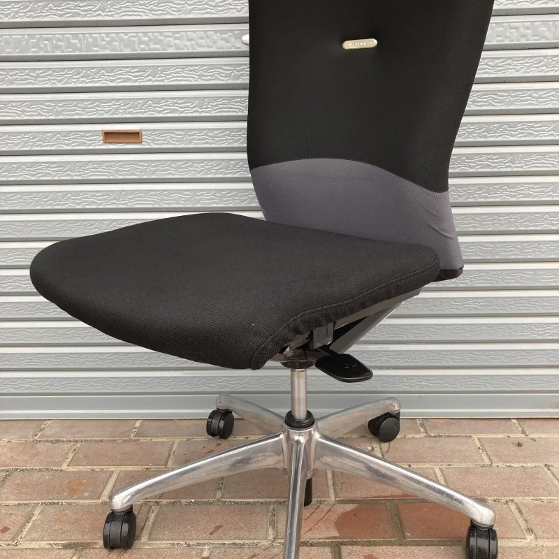 ホコリの多いイスをきれいに！フィーゴチェア