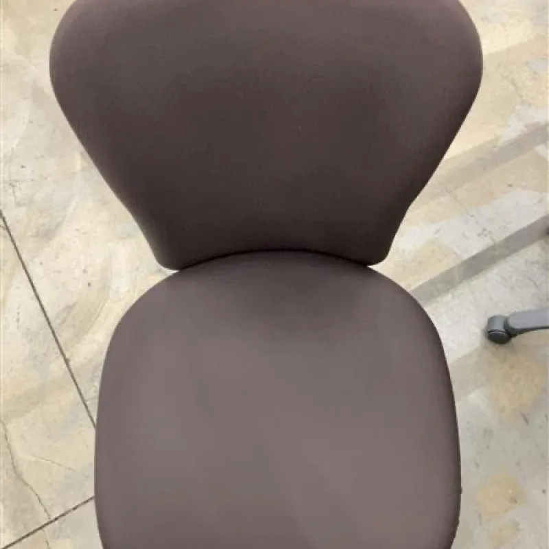 座面横のカピカピ汚れ