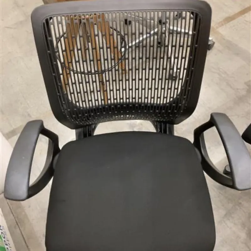 チェア座面の汚れクリーニング