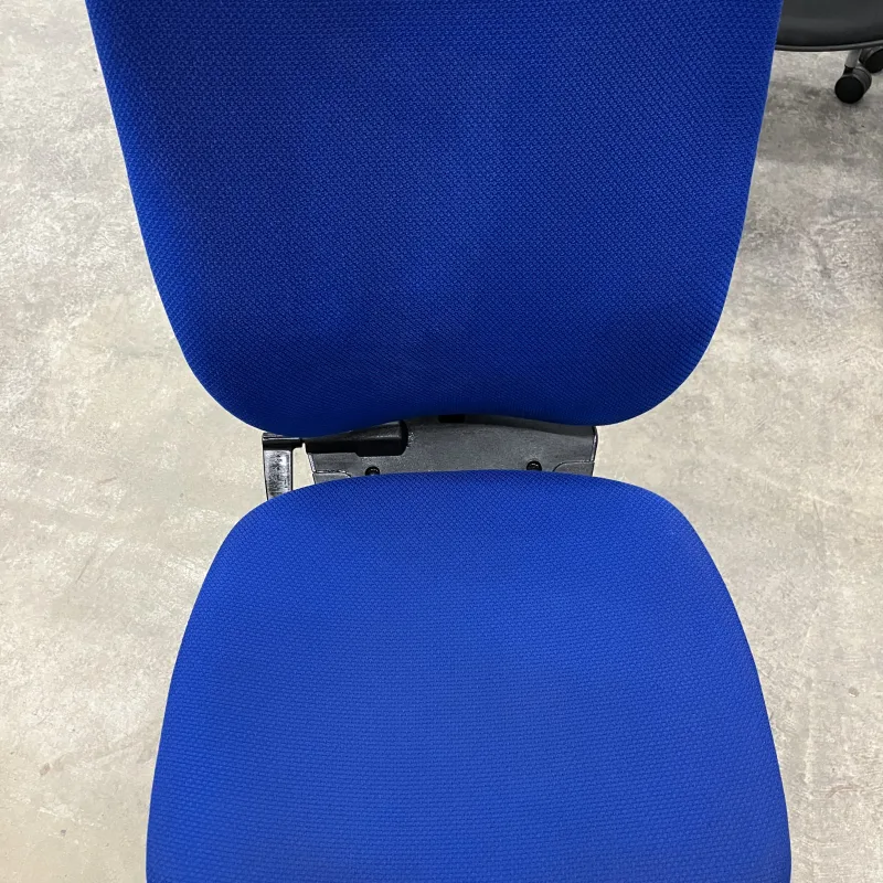 チェア背もたれの汚れリフレッシュ