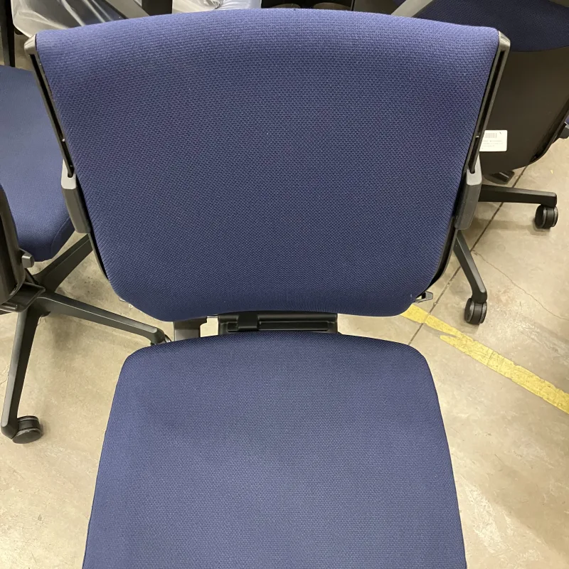 オカムラ　エスクード