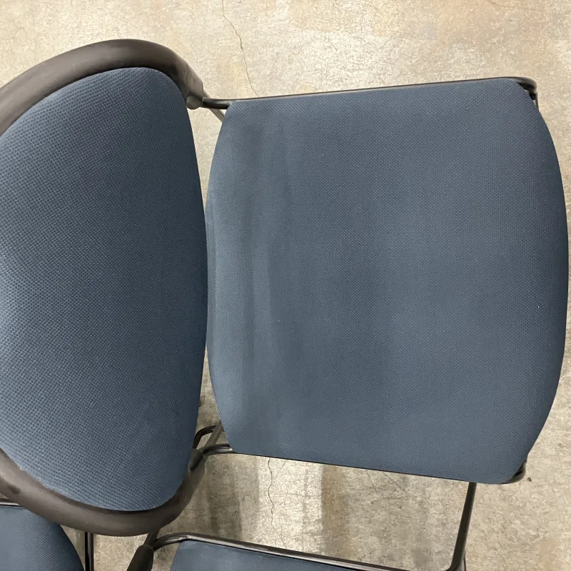 イトーキ　ループチェア