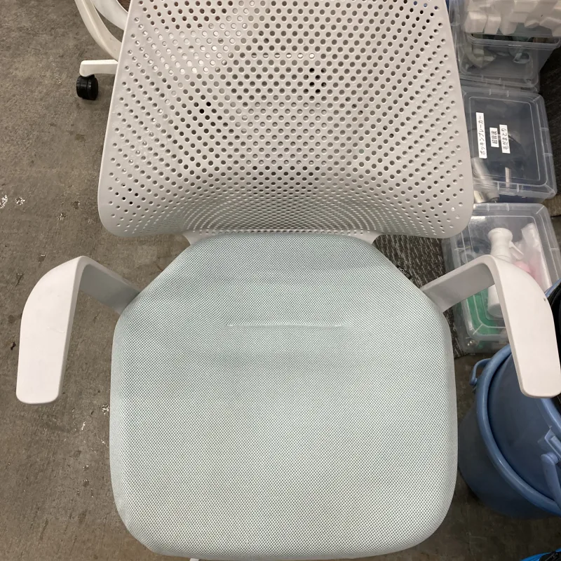 チェアの汚れリフレッシュ｜ていねい作業