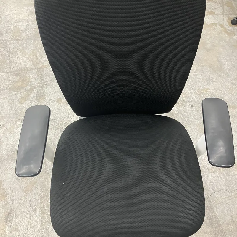 オカムラ　スラート