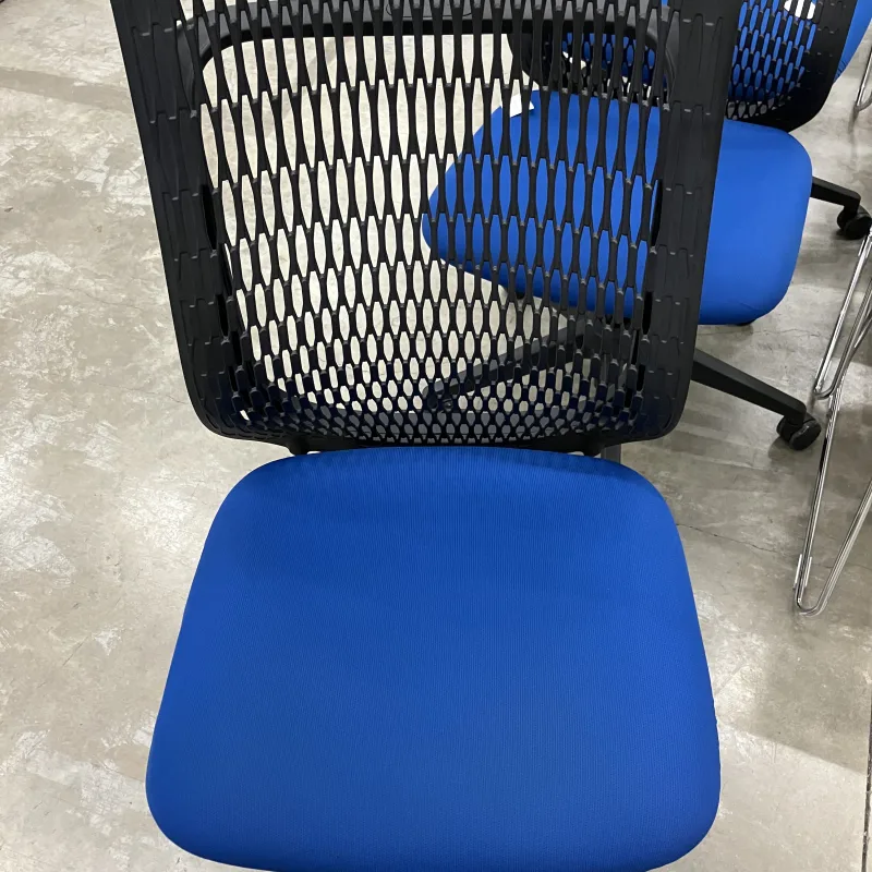 内田　AJチェア