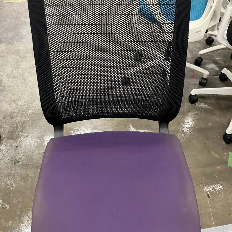 千葉県柏市 Steelcase Think OAチェアのオフィスチェアクリーニング前