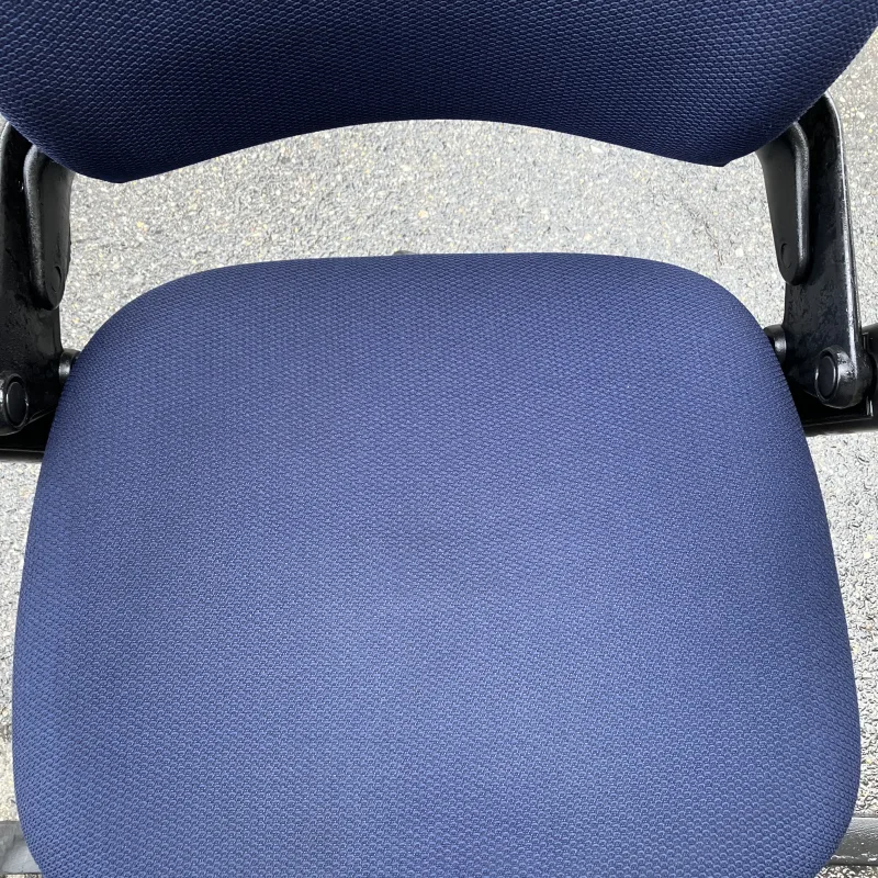 愛知県名古屋市 Steelcase Leap OAチェアの名古屋西区/椅子／クリーニング　リープ クリーニング後（主な汚れ: シミ・手垢汚れ・