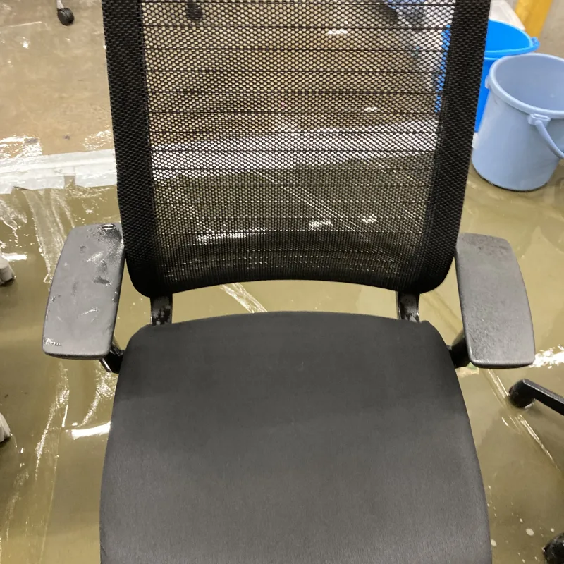 千葉県 柏市 Steelcase Think OAチェアのチェアメンテ｜汚れ美観回復 クリーニング後