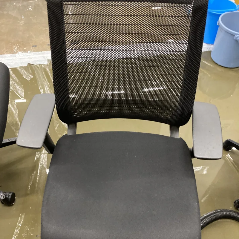 千葉県 柏市 Steelcase Think OAチェアのチェアメンテ｜汚れ美観回復 クリーニング前