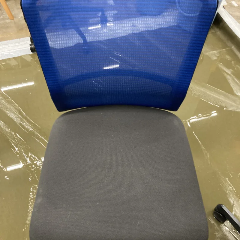 千葉県 柏市 内田洋行 エルフィ OAチェアのチェア座面の汚れクリーニング クリーニング前