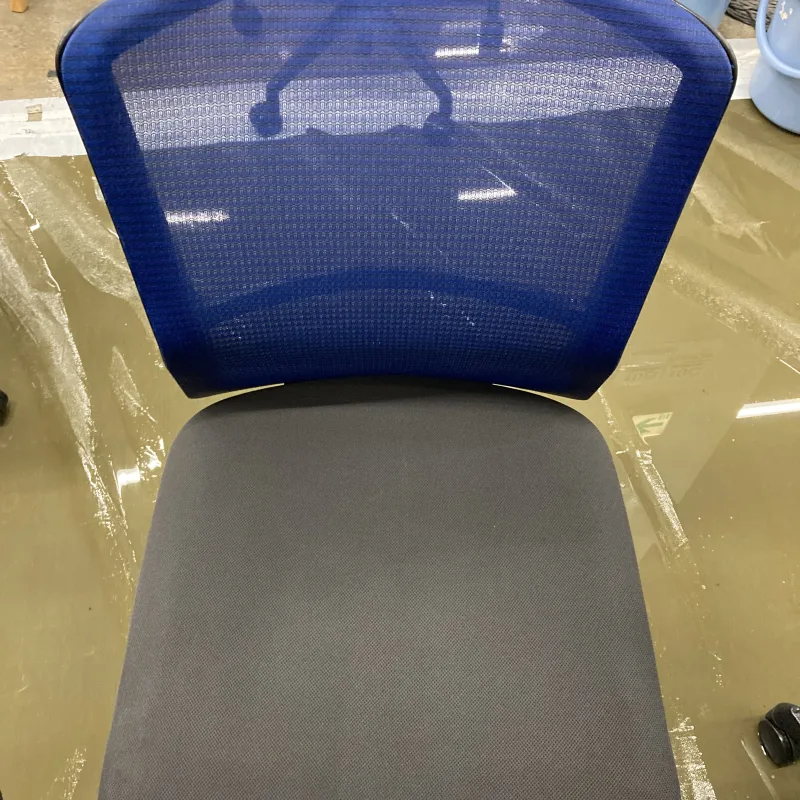 千葉県 柏市 内田洋行 エルフィ OAチェアのチェア座面の汚れクリーニング クリーニング後