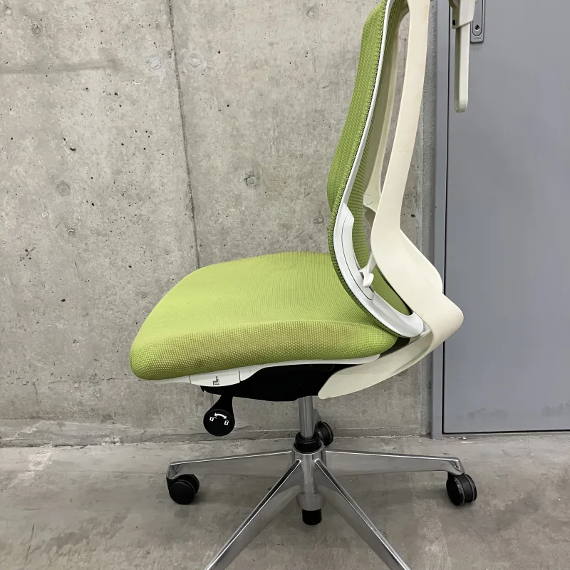 千葉県柏市 オカムラ シルフィー OAチェアのオフィスチェアクリーニング前