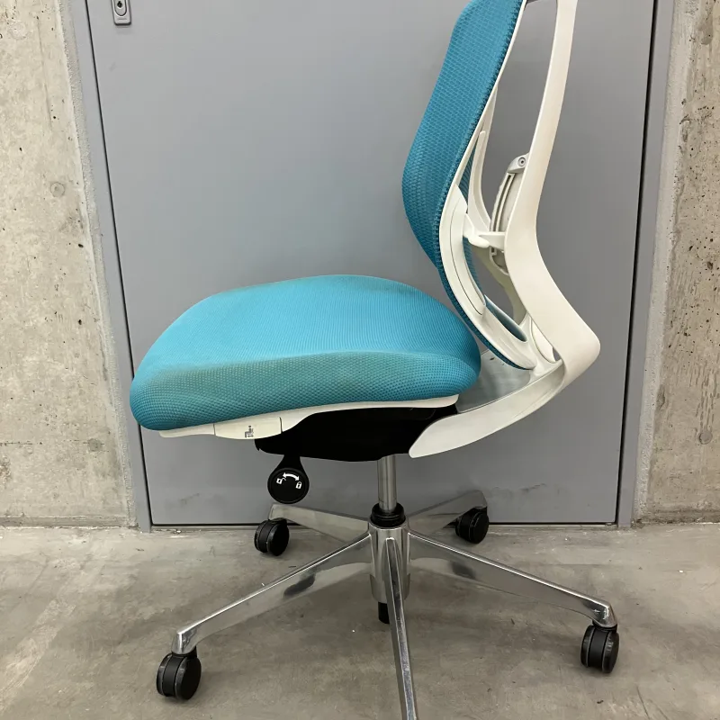 千葉県柏市 オカムラ シルフィー OAチェアのオフィスチェアクリーニング前