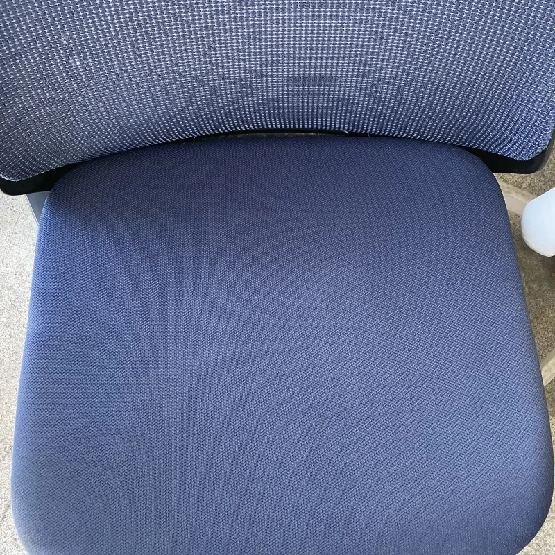 愛知県名古屋市 イトーキ トルテ OAチェアのオフィスチェアクリーニング後（主な汚れ: くすみ・手垢汚れ）