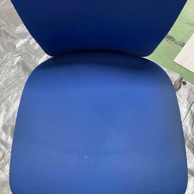 愛知県一宮市 オカムラ カロッツァ OAチェアのオフィスチェアクリーニング前（主な汚れ: くすみ・手垢汚れ・脚の汚れ・見えない