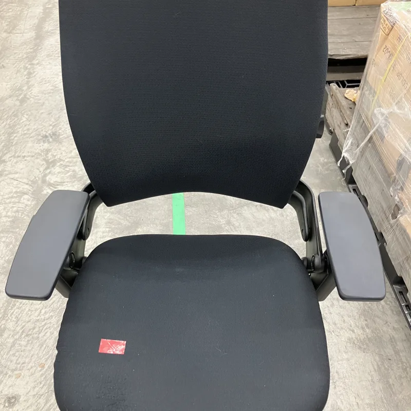 千葉県 柏市 Steelcase Leap OAチェアの不具合の症状を修理（20分） クリーニング前