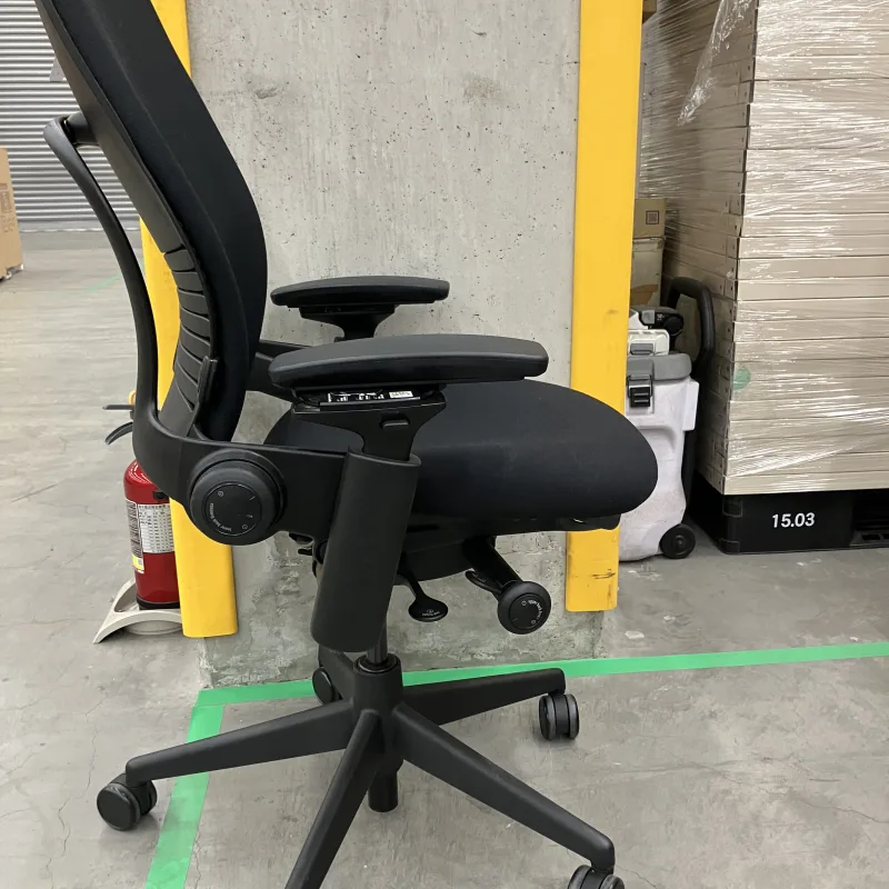 千葉県 柏市 Steelcase Leap OAチェアの上下昇降復活 クリーニング後