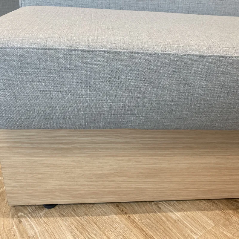 東京都港区 コクヨ wired sofa ソファの執務スペースのコクヨ wired sofaを定期洗浄 クリーニング後