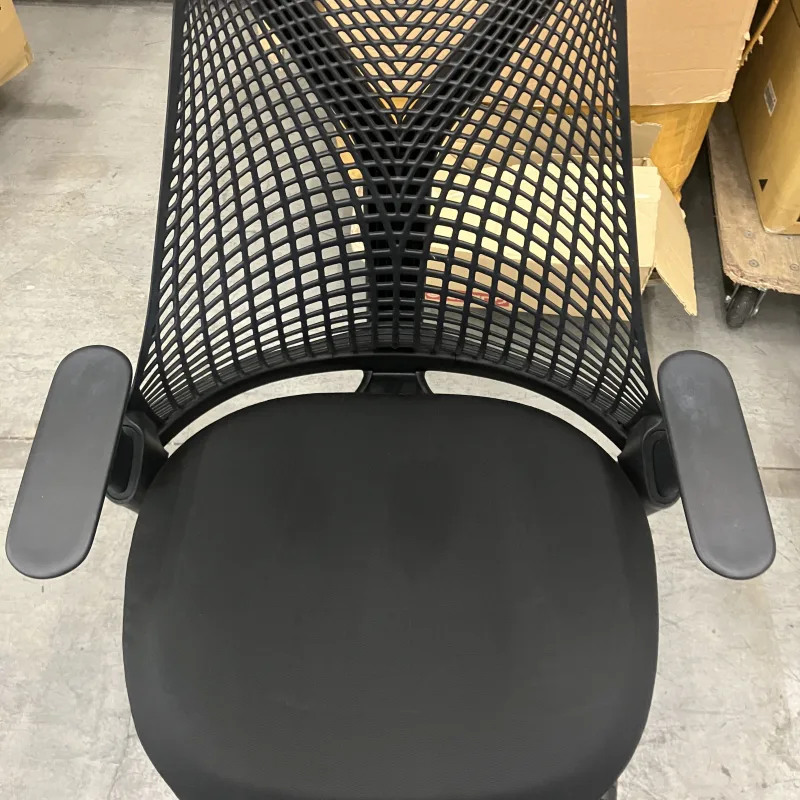 千葉県 柏市 Herman Miller Sayl OAチェアのHerman Miller Saylの座面を短時間で整えた事例 クリーニング後