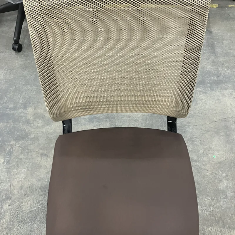 千葉県 柏市 Steelcase Think OAチェアのSteelcase Thinkの座面汚れを短時間でメンテナンス クリーニング後