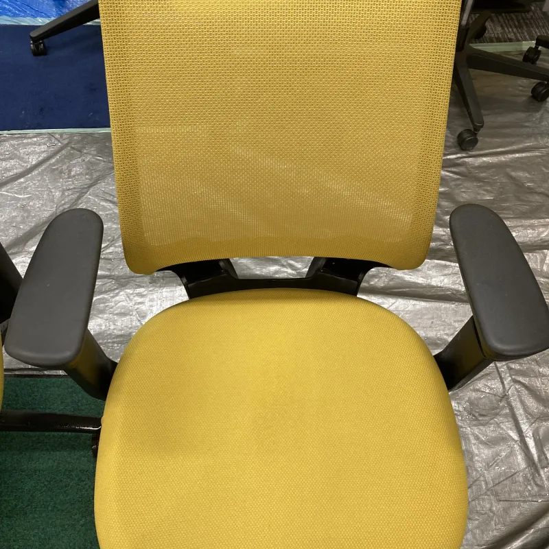 コクヨ ミトラ1300脚を4工程で対応した執務スペース洗浄