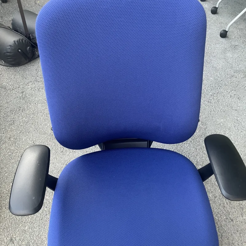 大阪府東大阪市 オカムラ シルフィー OAチェアのオカムラ シルフィーの中古再利用に向けたクリーニング クリーニング後（主な汚