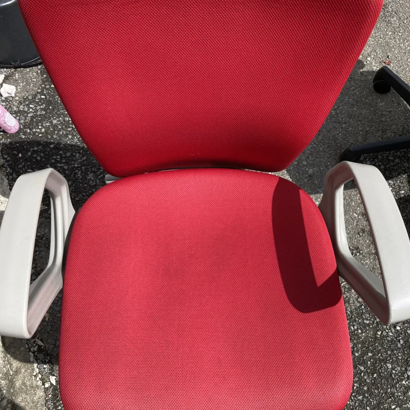 茨城県 常総市 コクヨ レグノ OAチェアのコクヨ レグノ200脚を定期メンテナンスで洗浄 クリーニング後
