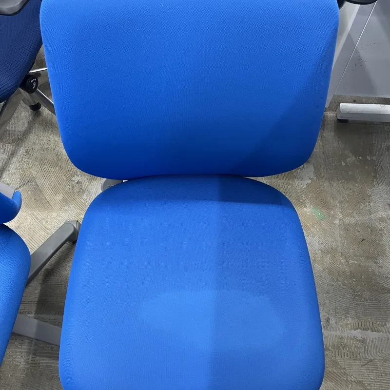 茨城県 常総市 コクヨ セディスタ OAチェアのコクヨ セディスタの座面汚れを短時間で洗浄 クリーニング後