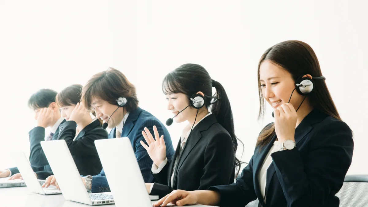 お問い合わせとヒアリングの様子